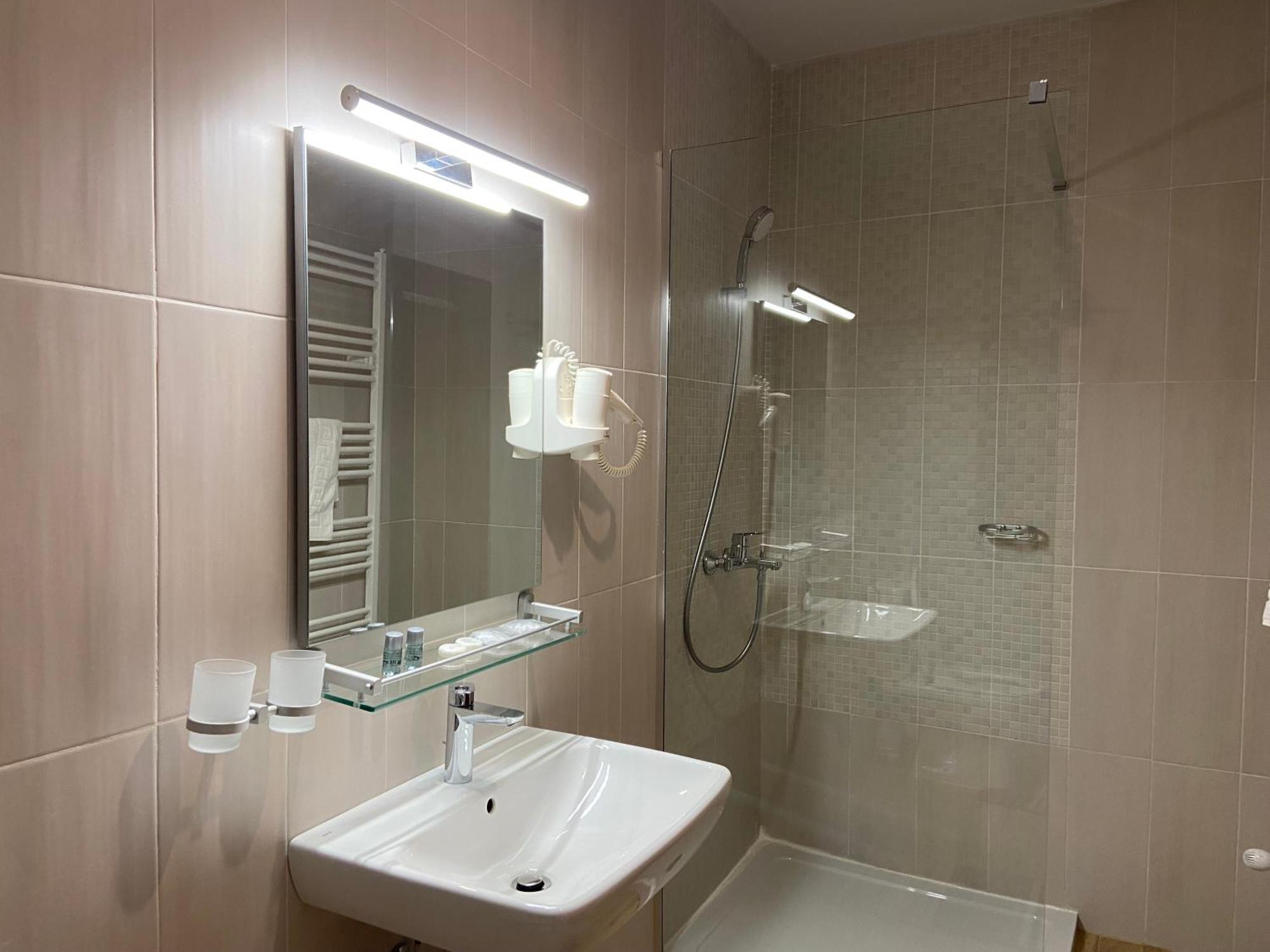 Maisonette Apartments Cîmpulung Kültér fotó